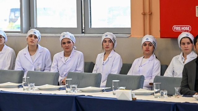 Üniversiteli aşçı adayları hünerlerini sergiledi