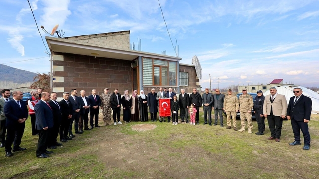Vali Karakaya'dan şehit ailesine ziyaret