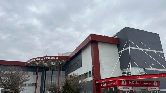 Karapınar'da tır ile 2 otomobilin karıştığı zincirleme kaza: 1 yaralı