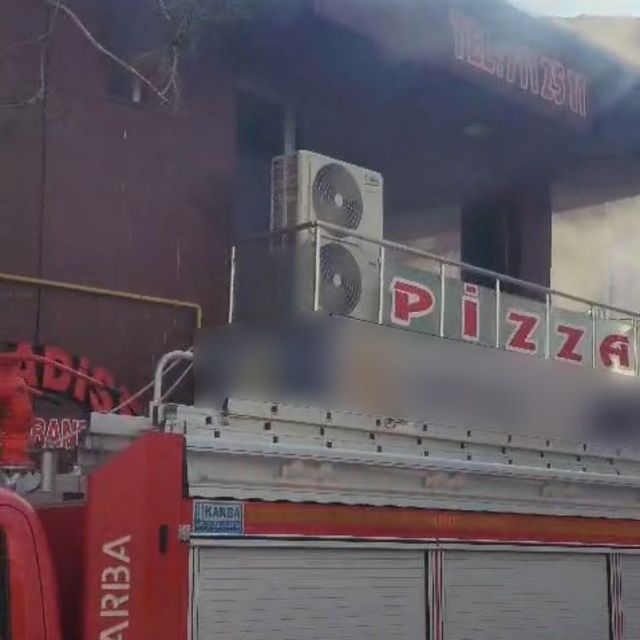 Elazığ'da iş yerinde çıkan yangın paniğe neden oldu