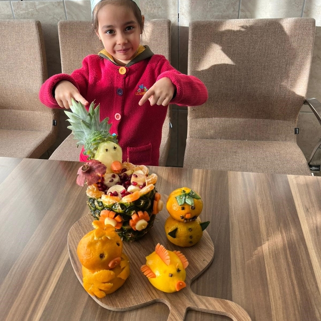 Tavşanlı'da minik ellerden sanat eseri meyve tabakları