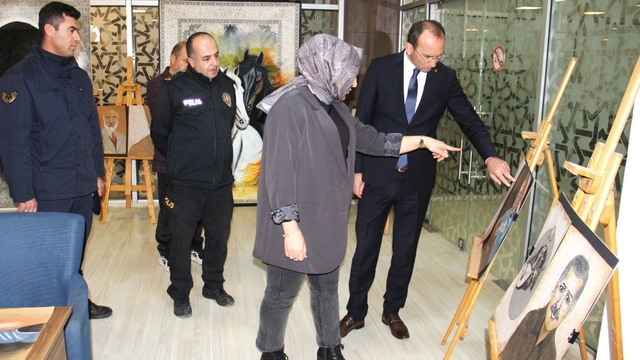 Kahramanmaraş'ta halıdan tuvale uzanan sergi yolculuğu