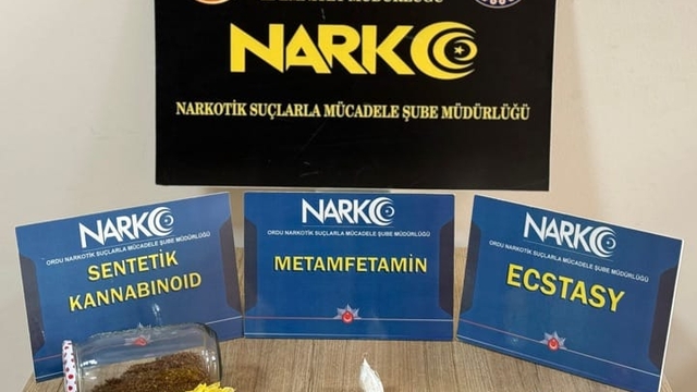 Ordu'da üzerinde ve çantasında uyuşturucu bulunan şüpheli tutuklandı