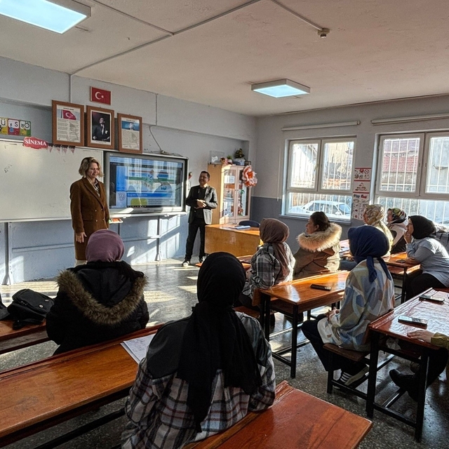 Altıntaş'ta Aile Okulu Kursu devam ediyor