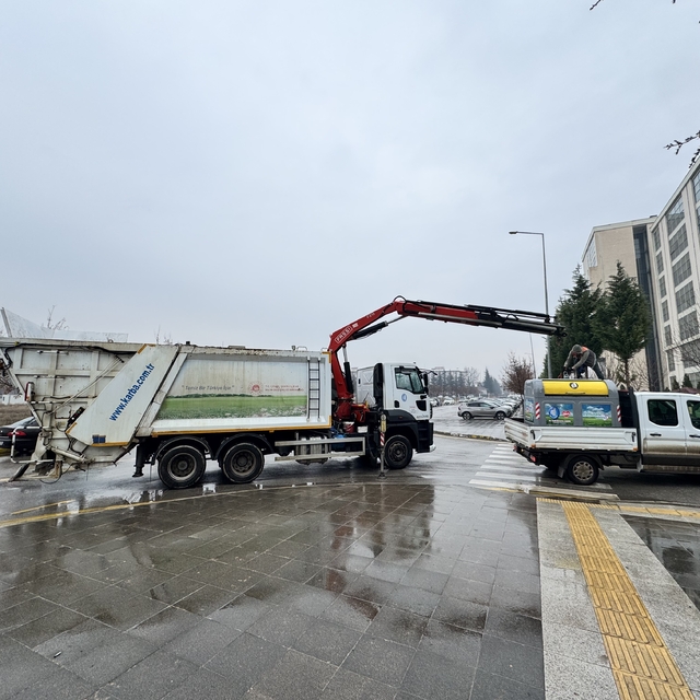 Çorum'da yeni çöp konteynerleri yerleştirilmeye başlandı