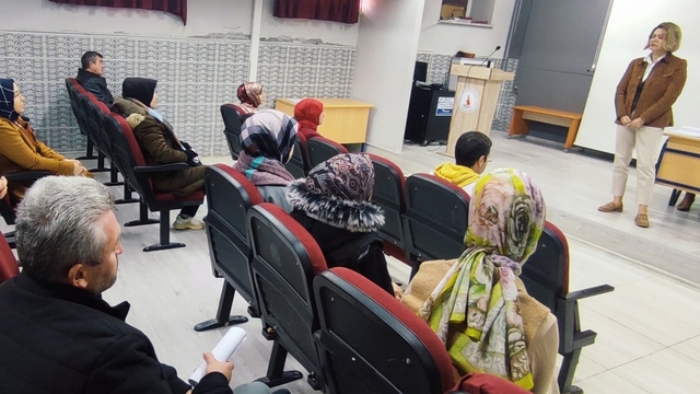 Altıntaş'ta YKS başarısını artırmaya yönelik veli toplantısı