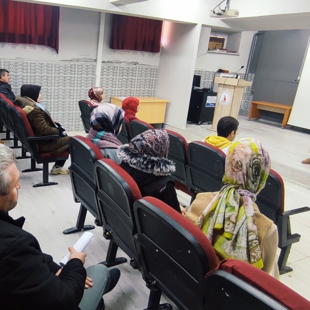 Altıntaş'ta YKS başarısını artırmaya yönelik veli toplantısı