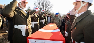 Hayatını kaybeden uzman çavuş Arı, son yolculuğuna uğurlandı