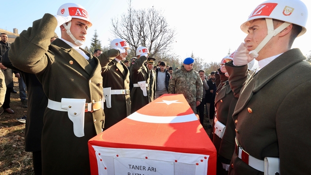 Hayatını kaybeden uzman çavuş Arı, son yolculuğuna uğurlandı