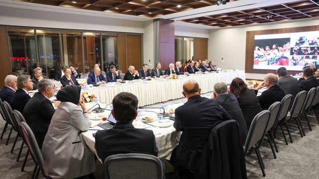 Büyükşehir Belediye Başkanı Büyükkılıç, Ankara'da istişare toplantısına katıldı