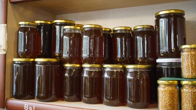 Havalar soğudu, aktarlara ilgi arttı
Bal ve propolis satışları yükseldi