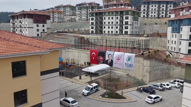 Osmaniye'de 221 deprem konutunun anahtarları teslim edildi