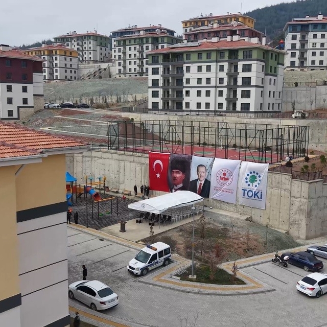 Osmaniye'de 221 deprem konutunun anahtarları teslim edildi