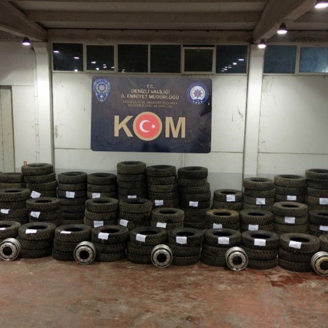 Denizli'de piyasa değeri 3 milyon TL olan kaçak mala el konuldu