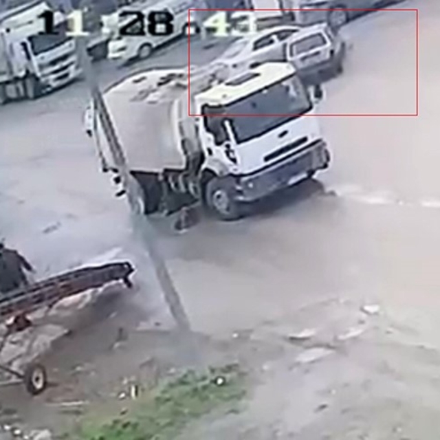 Karabük'te kaza anı ve tehlikeli yolculuk kameraya yansıdı