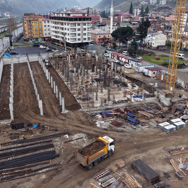 Trabzon'da Çağlayan Kentsel Dönüşüm Projesi'nde inşaatlar yükseliyor