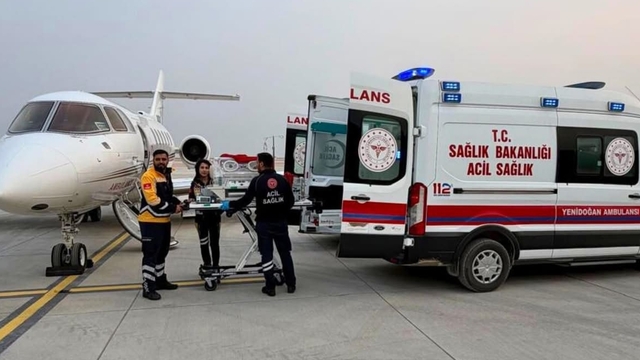 Hatay'da ambulans uçak 6 günlük bebek için havalandı