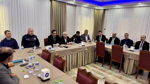 Bozyazı'da muhtarlarla istişare toplantısı