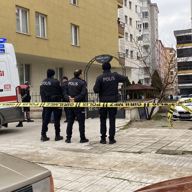 Apartmanın 8. katından düşen adam hayatını kaybetti