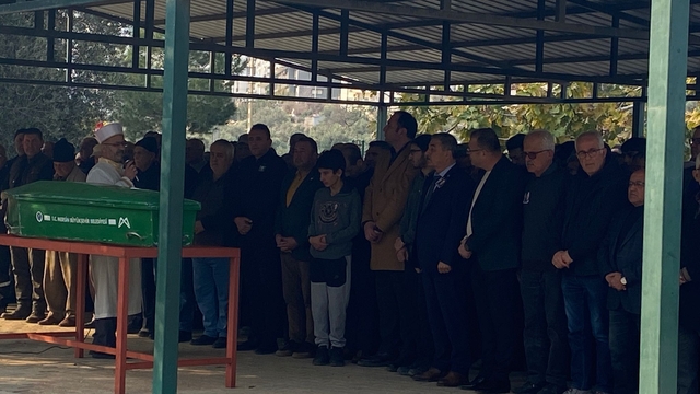 Porsuk Çayı'nda cesedi bulunan öğretmenin  cenazesi Mersin'de defnedildi