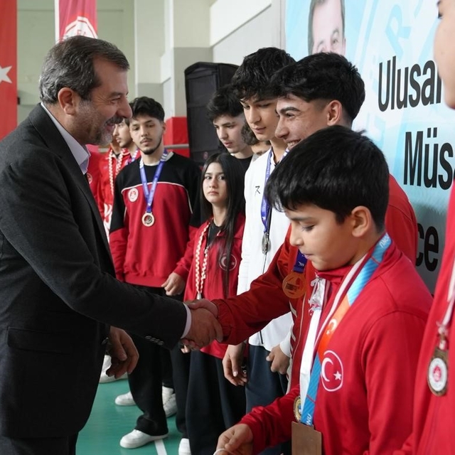 Gürsu'nun sporcularına ödül yağdı