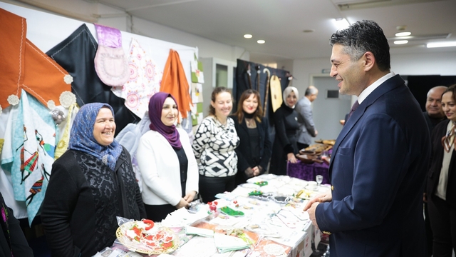 Aliağa Tüpraş Halk Eğitimi Merkezi'nden yeni yıl sergisi