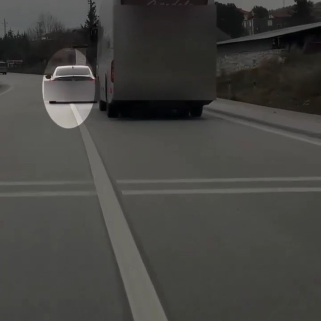 Burdur'da yolcu otobüsünün trafik güvenliğini tehlikeye sokan sürücüye ceza