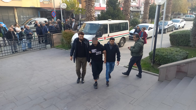 Manisa'da torunu tarafından bıçaklanan kadın öldü