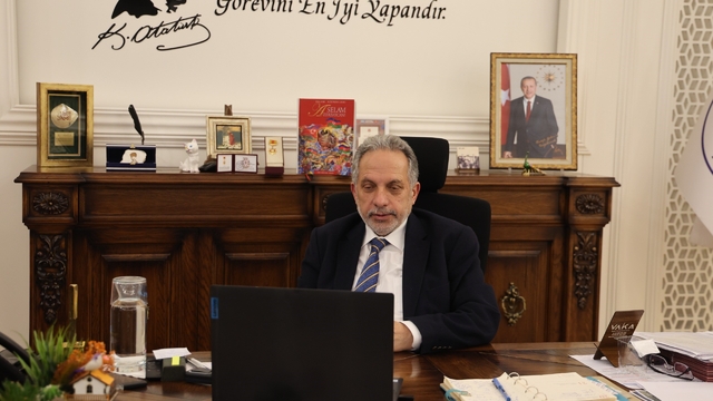 'Hizmet Madalyası' sahibi Başkan Yalçın, 'Bir Olalım Birlik Olalım' toplantısında Talas'taki çalışmaları anlattı