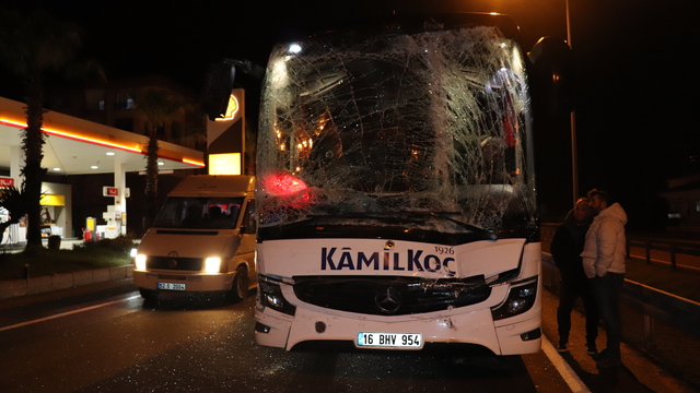 Ordu'da yolcu otobüsü ile midibüsün çarpıştığı kazada 1 kişi yaralandı