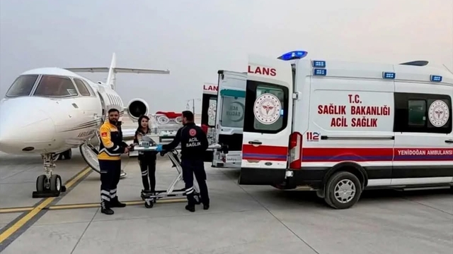 Hatay'da ambulans uçak, 6 günlük bebek için havalandı