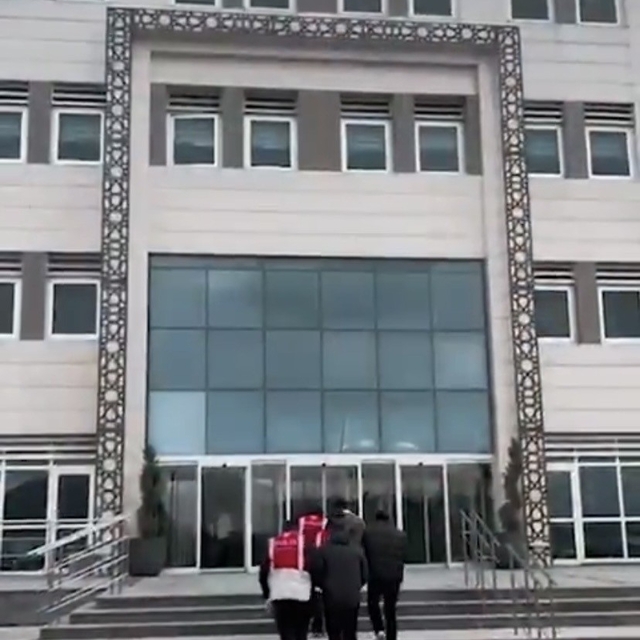 Çanakkale'de 10 kaçak göçmen yakalandı, 3 organizatör tutuklandı