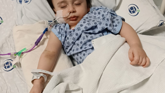 Minik Alper'in anestezi sonrası kalbi durdu, entübe edildi; aile suç duyurusunda bulundu