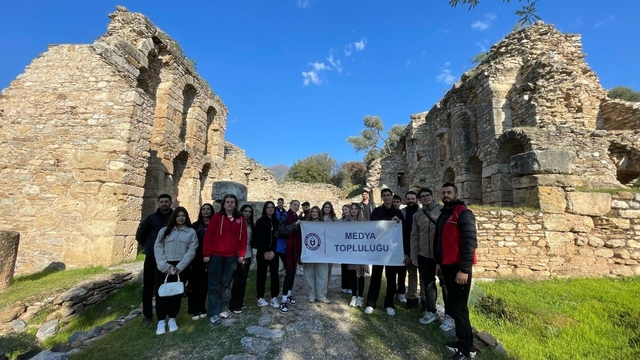 Üniversite öğrencilerine kültür gezisi
