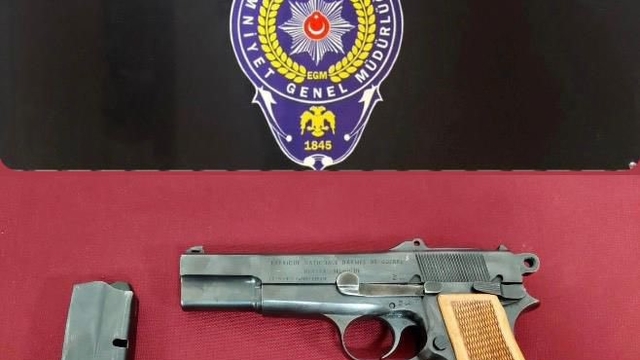 Gaziantep'te düğünde havaya ateş eden şahıs yakalandı: Ateş etme anları kamerada