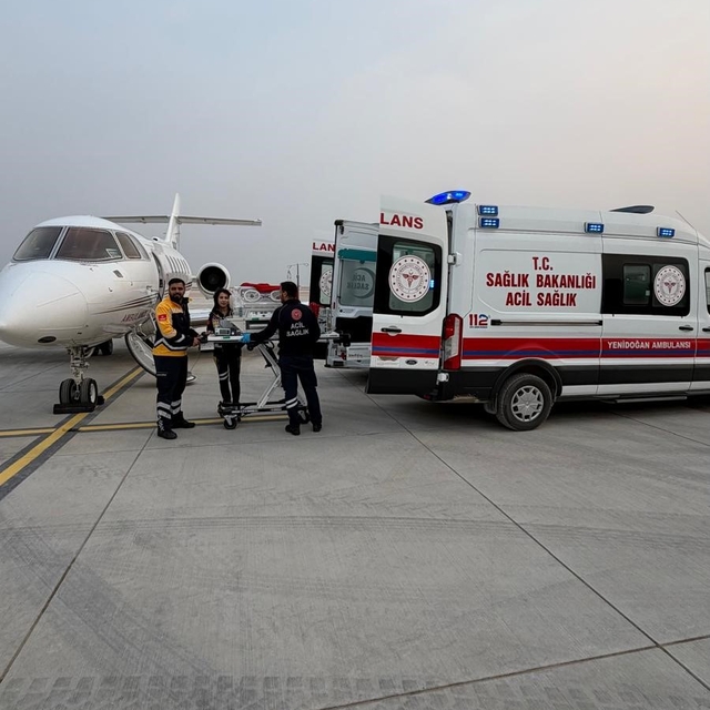 Hava ambulansı 6 günlük bebek için havalandı