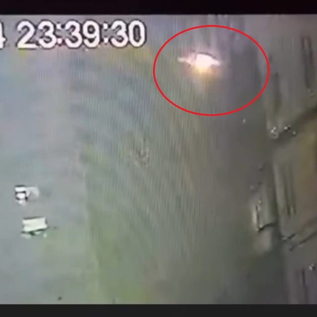 Diyarbakır'da gökyüzündeki parlak ışık kamerada