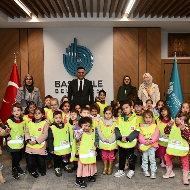 Başiskele'de 4-6 yaş Kur'an kursu öğrencilerinden belediye ziyareti