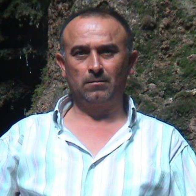 Tamirat için çıktığı çatıdan düşerek hayatını kaybetti