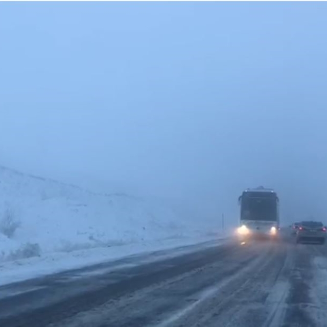 Ardahan'da kar yağışı ulaşımı aksattı