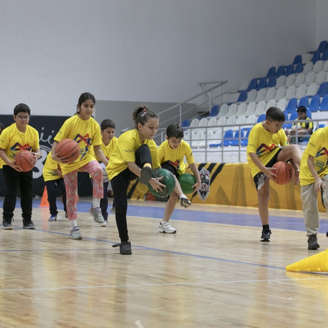 Ücretsiz Basketbol Kursları çocuklara hem spor hem gelecek sunuyor