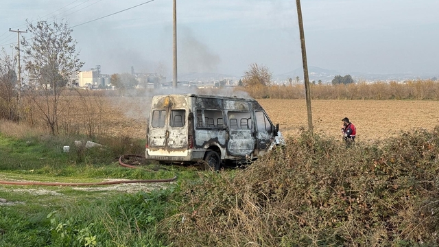 Mersin'de minibüs yangını