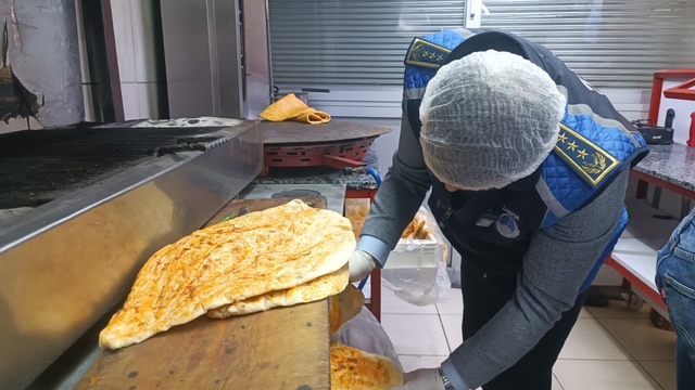 Dörtyol ilçesinde tavuk ürünleri satan işletmeler denetlendi