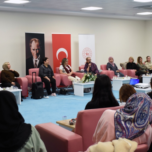 Filistin davasının sembol isimleri 'Sumud' kahramanları gençler ile buluştu