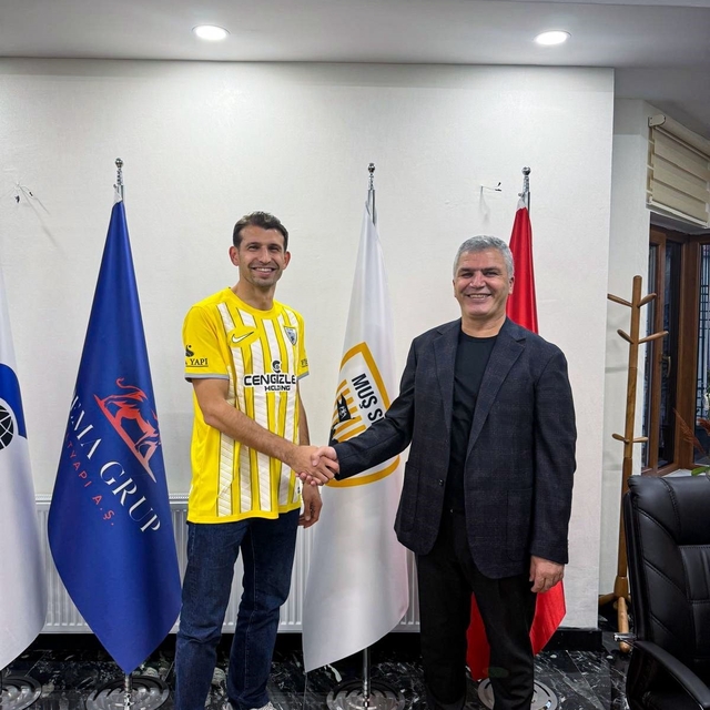 Menemen FK'da ilk ayrılık gerçekleşti