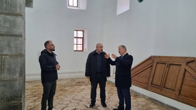 Niksar Kaymakamı Perçi, Ulu Cami'deki çalışmaları inceledi