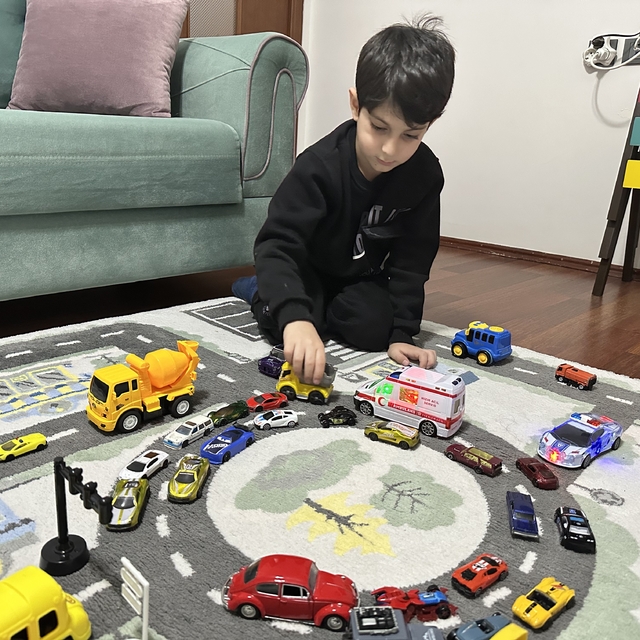 6 yaşındaki çocuktan ambulans duyarlılığı