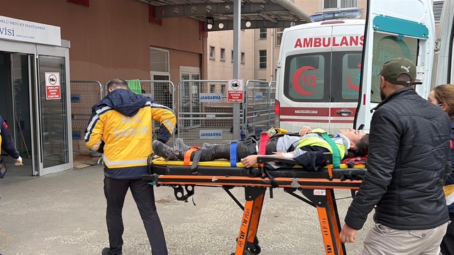 İş güvenliği uzmanı, fabrikadaki kazada yaralandı