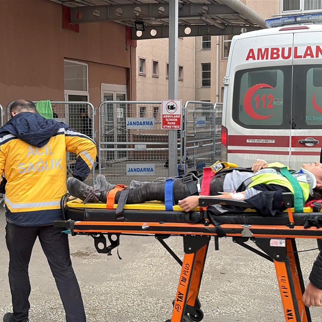 İş güvenliği uzmanı, fabrikadaki kazada yaralandı