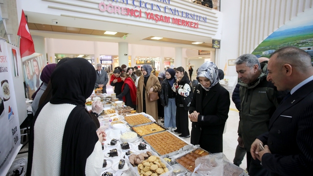 Ağrı'da üniversite öğrencileri Gazze için kermes düzenledi